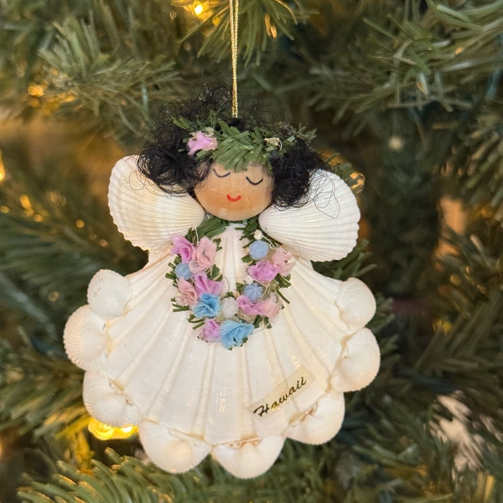 Vintage 1993 Hawaii White Angel Shell Ornament